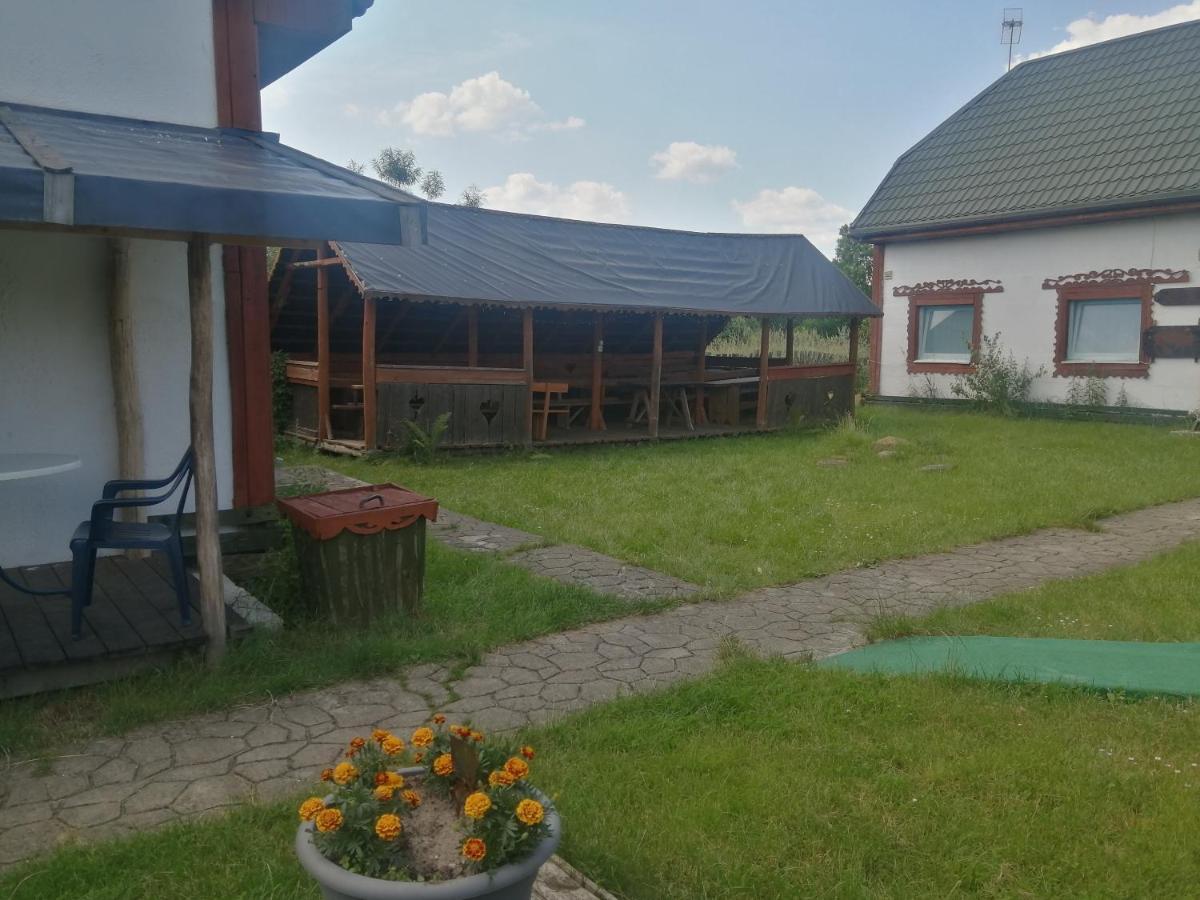 BiałowieżaOstojaアパートメント エクステリア 写真